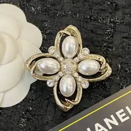 chanel brooches pour femme s_12341a6